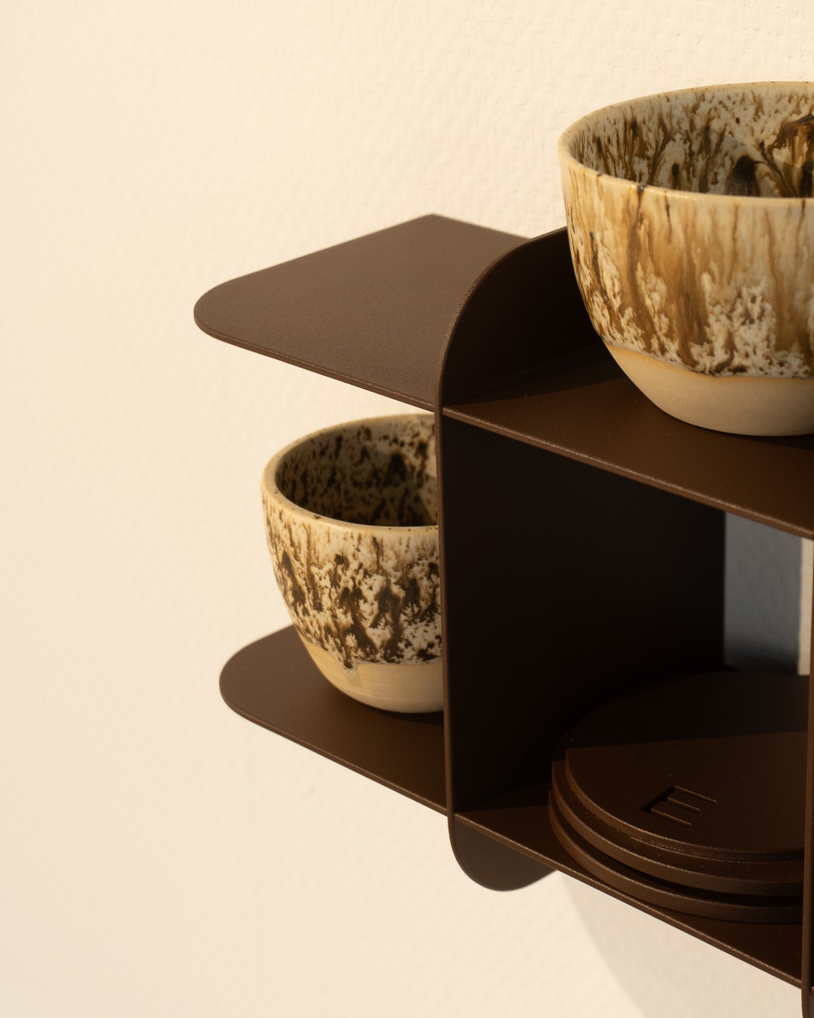Coffee shelf - brown -